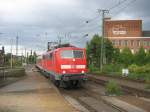 111 159-0 fhrt mit ihrem RE 13 in Mnchengladbach Hbf ein.