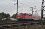 111 132-7, schiebt am 25.09.2010 einen RE nach Hannover