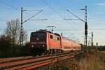 111 049 mit RE am 29.10.2010 bei Feldmoching.