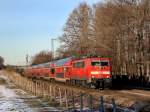Die 111 181 am 06.02.2011 mit dem RE nach Salzburg unterwegs bei Grokarolinenfeld (B Vogl).