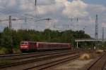 111 215-0 + 111 218-4 mit einer S-Bahn in Forcheim (Oberfranken) am 27.07.2011