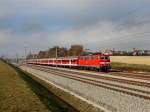 Die 111 107 mit einem Sonderzug am 29.10.2011 unterwegs bei Hattenhofen.