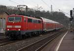 Im Sandwich fhrt der RE 9 (Rhein-Sieg-Express) von Kln kommend am 14.04.2012 in den Bahnhof Betzdorf/Sieg ein.