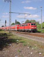 Die 111 152-5 bei der Ausfahrt aus Rheydt Hbf in Richtung Aachen.....am Sonntagabend.