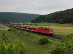 Die 111 177 mit einem RE nach Wrzburg  am 02.06.2012 unterwegs bei Harrbach.