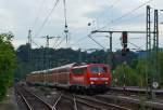 Ein Sandwich auf Dienstfahrt - 111 093 mit 4 DoSto und eine weitere 111 er durchfhrt am 15.08.2012 den Bahnhof Betzdorf/Sieg in Richtung Siegen. Ich gehe davon aus das diese Garnitur fr den ersten Umlauf (10902) des RE 9 (Rhein-Sieg-Express) 4:54 ab Siegen fr den nchsten Tag bestimmt ist, und in Siegen abgestellt wird.