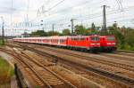 Die beiden verbliebenen Bn-Zuggarnituren auf den RE's Mnchen-Salzburg begegnen sich in der sdlichen Ausfahrt Rosenheim mit 111 023 & 148 ( gleichauf ! ) - 15/09/2012