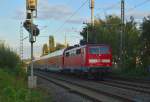 Ein RE4 Dostockzug wird hier in Korschenbroich zu sehen von der 111 118-6 geschoben in Richtung Dortmund. 28.9.2012