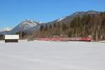111 023-8 mit der RB 59507 (Mnchen Hbf - Mittenwald) in Klais am 03.03.13