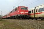 111 060-0 mit RB 26575 zwischen Kenzingen und Riegel. Aufgenommen 05.04.2013