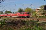 Ausfahrt eines von 111 128 gezogenen RE4 Zuges nach Aachen aus dem Rheydter Hbf. 24.4.2013