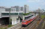 Noch reichlich vertreten auf der Mittenwaldbahn: 111 026 am 06.07.13 mit RB 59549 in die gleichnamige Ortschaft an der Donnersbergerbrcke in Mnchen