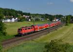 111 211 mit einem RE nach Nrnberg am 18.05.2013 bei Ergoldsbach.