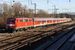 Die 111 046-9 und 111 005-5 auf Meridian Ersatzverkehr von München nach Salzburg in Rosenheim am 16.12.2013