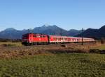 Die 111 051 mit einem M nach München am 27.12.2013 unterwegs bei Bernau.