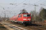 111 141-8 mit RE 14147 Emden Hauptbahnhof-Münster Hauptbahnhof auf Bahnhof Salzbergen am 14-3-2014.