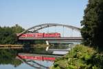 91 80 6 111 087-3 D-DB mit RE 4843 Mittelandkanlbrücke 04.07.20014