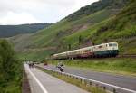 111 001-4 mit dem DBM 91342 (Bingen (Rhein) - Koblenz Hbf) zwischen Boppard & Spay am 15.06.14