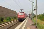 Einen RE7 schiebt die 111 156-9 nach Krefeld durch Allerheiligen. 26.7.2014