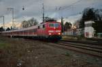 Mit einem RE4-Verstärker ist die 111 127-7 beim Verlassen des Rheydter Hbf hier abgelichtet. Ziel der Fahrt ist Aachen Hbf. 14.1.2015