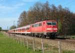 111 019 mit einem RE nach Salzburg am 03.04.2011 bei Vogl.