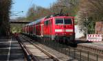 Nachschuß auf die 111 119-4 die am 15.04.2015 den RE 10929 durch Eilendorf schiebt.