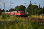 Ausfahrt aus Rheydt, das hatte die 111 124-4 am 28.7.2015 mit einem RE4 nach Aachen.