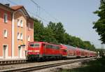 111 221 mit RE 4258 (Mnchen Hbf–Regensburg–Nrnberg Hbf) am 22.05.2014 in Laaber