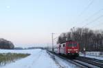 Der Mond ist schon aufgegangen, als sich 111 175 mit ihrem RE am 21. Januar 2016 dem Haltepunkt Gaimersheim nähert.