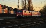 111 032 mit N-Wagen kommt sie aus dem Odenkirchener Abzweig in den Rheydter Hbf als RE8, eigentlich nach Kaldenkirchen, doch wegen Bauarbeiten in Viersen endet der Zug in Mönchengladbach Hbf. Dienstag den 16.2.2016