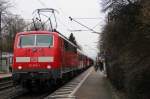 111 050-1 mit einer RB nach Offenburg beim Halt in Gundelfingen. 19.02.2016