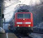 111 129 DB kommt die Kohlscheider-Rampe hoch aus Richtung Neuss,Herzogenrath mit dem RE4 aus Dortmund-Hbf nach Aachen-Hbf und hält in Kohlscheid und fährt dann weiter in Richtung