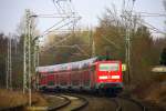 Ein Nachschuss von der 111 156 DB schiebt den RE4 aus Aachen-Hbf nach Düsseldorf-Hbf und kommt aus Richtung