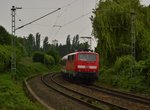 Schiebend und mit fünf Minuten Verspätung ist die 111 116 mit einem RE8 nach Kaldenkirchen aus Köln Deutz Messe kommend hier in Jüchen vor meine Linse geraten.