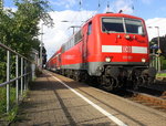 111 121 DB kommt die Kohlscheider-Rampe hoch aus Richtung Neuss,Herzogenrath mit einem RE4 Verstärkerzug aus Düsseldorf-Hbf nach Aachen-Hbf und fährt durch Kohlscheid in Richtung