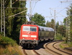 111 143-4 DB  kommt mit dem RE4 von Dortmund-HBf nach Aachen-Hbf und kommt aus Richtung Neuss-Hbf,Mönchengladbach-Hbf,Rheydt-Hbf,Wickrath,Beckrath,Herrath und fährt in Erkelenz ein und