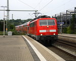 111 147-5 DB kommt mit dem RE4 Verstärkerzug von Mönchengladbach-Hbf nach Aachen-Hbf und kommt aus Richtung Neuss-Hbf,Mönchengladbach-Hbf,Rheydt-Hbf,Wickrath,Beckrath,Herrath,Erkelenz,Baal,Hückelhoven-Baal,Brachelen,Lindern,Süggerrath,Geilenkirchen,Frelenberg,Zweibrüggen,Übach-Palenberg,Rimburg,Finkenrath,Hofstadt und fährt in Herzogenrath ein und hält in Herzogenrath und fährt dann weiter in Richtung Kohlscheid,Richterich,Laurensberg,Aachen-West,Aachen-Schanz,Aachen-Hbf.
Aufgenommen am Bahnhof von Herzogenrath. 
Am Nachmittag vom 22.9.2016.