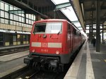 111 163 mit DoSto Wagen in Stuttgart hbf abfahrbereit als Re 19445 nach Aalen am 3.10.16
