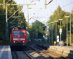 111 113 DB kommt mit dem RE4 von Dortmund-HBf nach Aachen-Hbf und kommt aus Richtung Neuss-Hbf,Mönchengladbach-Hbf,Rheydt-Hbf,Wickrath,Beckrath,Herrath und fährt in Erkelenz ein und fährt dann weiter in Richtung Baal,Hückelhoven-Baal,Brachelen,Lindern,Süggerrath,Geilenkirchen,Frelenberg,Zweibrüggen,Übach-Palenberg,Rimburg,Finkenrath,Hofstadt,Herzogenrath, Kohlscheid,Richterich,Laurensberg,Aachen-West,Aachen-Schanz,Aachen-Hbf. 
Aufgenommen vom Bahnsteig 1 in Erkelenz.
An einem schönem Sommerabend am Abend vom 24.9.2016.