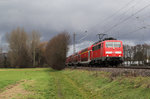 Südlich von Darmstadt-Wixhausen konnte ich am 3. Februar 2016 einen RegionalExpress mit 111 094 ablichten.