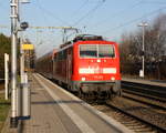 111 122 DB kommt mit dem RE4 von Dortmund-HBf nach Aachen-Hbf und kommt aus Richtung Neuss-Hbf,Mönchengladbach-Hbf,Rheydt-Hbf,Wickrath,Beckrath,Herrath und fährt in Erkelenz ein und