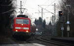 111 112 DB kommt mit dem RE4 von Dortmund-HBf nach Aachen-Hbf und kommt aus Richtung Neuss-Hbf,Mönchengladbach-Hbf,Rheydt-Hbf,Wickrath,Beckrath,Herrath und fährt in Erkelenz ein und fährt dann weiter in Richtung Baal,Hückelhoven-Baal,Brachelen,Lindern,Süggerrath,Geilenkirchen,Frelenberg,Zweibrüggen,Übach-Palenberg,Rimburg,Finkenrath,Hofstadt,Herzogenrath, Kohlscheid,Richterich,Laurensberg,Aachen-West,Aachen-Schanz,Aachen-Hbf. 
Aufgenommen vom Bahnsteig 1 in Erkelenz.
Bei Wolken am Kalten Nachmittag vom 21.2.2017.