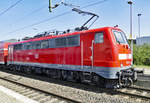 111 011-3 schiebt den RE4 nach Düsseldorf - Erkelenz 29.08.2017