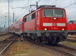 111 062-6 mit dem  RE 5155 Freiburg(Brsg)Hbf - Basel SBB am 13.12.03 bei der Einfahrt in Basel Bad Bf