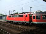 BR 111 121-0 mit RE 11 Dsseldorf-Hamm ,Gleis 7 in Dsseldorf Hbf.