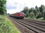 Am 23.06.2007 legt sich 111 124 mit RB 48 nach Bonn Mehlem bei Leichlingen in die Kurve.