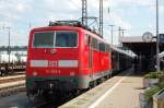111 003-0 steht am 31.07.07 mit einer Ex-Silberling-Garnitur im Hauptbahnhof Ingolstadt.