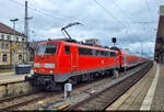 111 100-4 hat zusammen mit einer unbekannten Schwesterlok am anderen Ende eine RB von München Hbf nach Nürnberg Hbf gebracht und steht hier im Endbahnhof auf Gleis 5 C-F.

🧰 DB Regio Bayern
🚝 RB 59094 (RB16) München Hbf–Nürnberg Hbf
🕓 16.4.2023 | 14:21 Uhr