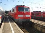 BR 111 002-2 steht abgestellt im Bahnhof Augsburg Hbf. Links steht ICE 517 nach Mnchen. Wir warten ein gegenzug ab. Wegen bauarbeiten ist der Streckenabschnitt voruns Eingleisig. (+30) Aufgenommen am 16.09.07