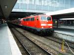 111 001 wartet auf die Ausfahrt nach Nrnberg...